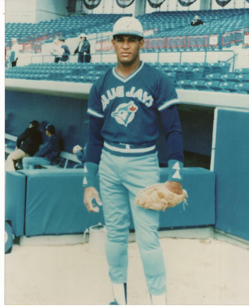 FRANCISCO CABRERRA TORONTO BLUE JAYS UNSIGNED 8X10 PHOTO