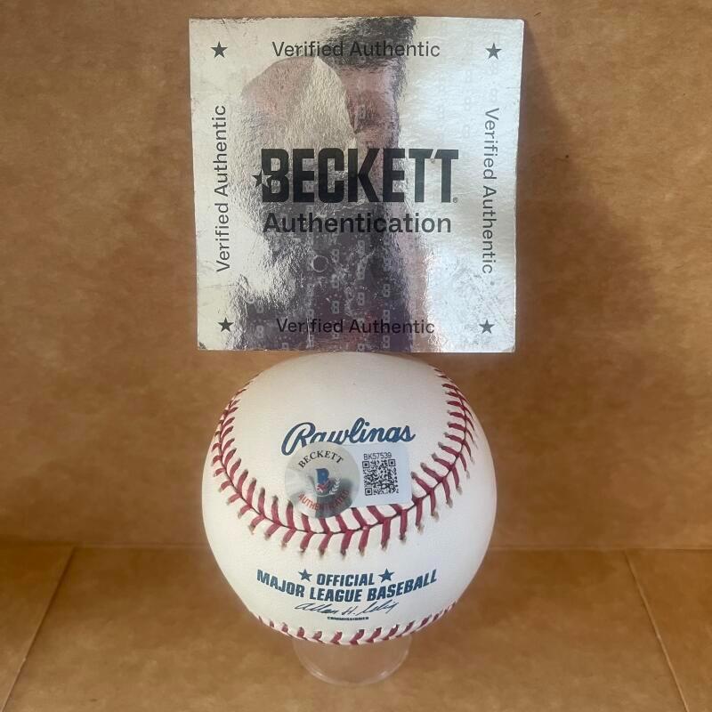 ERIC HINSKE 02 ROY SIGNED AUTOGRAPHED M.L. BASEBALL BECKETT AUTH