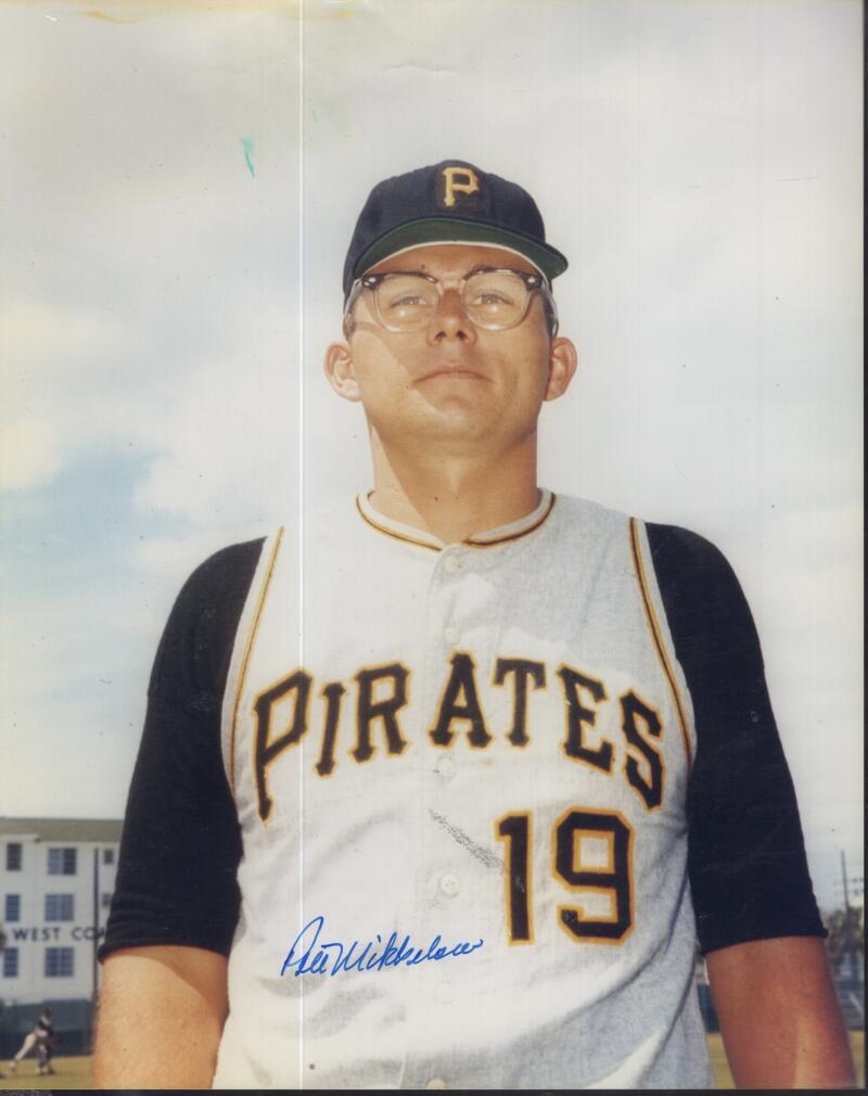 PETE MIKKELSEN PIRATES  SIGNED AUTOGRAPHED 8X10 PHOTO W/ COA