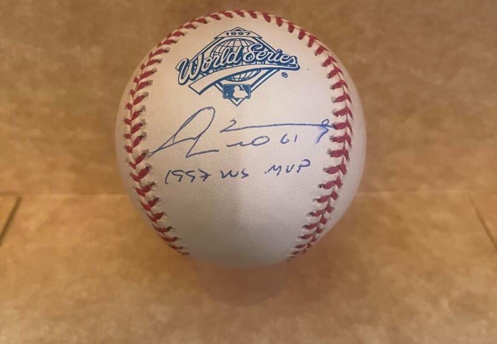 LIVAN HERNANDEZ 1997 WS MVP SIGNED 1997 W.S. BASEBALL BECKETT AUTH 