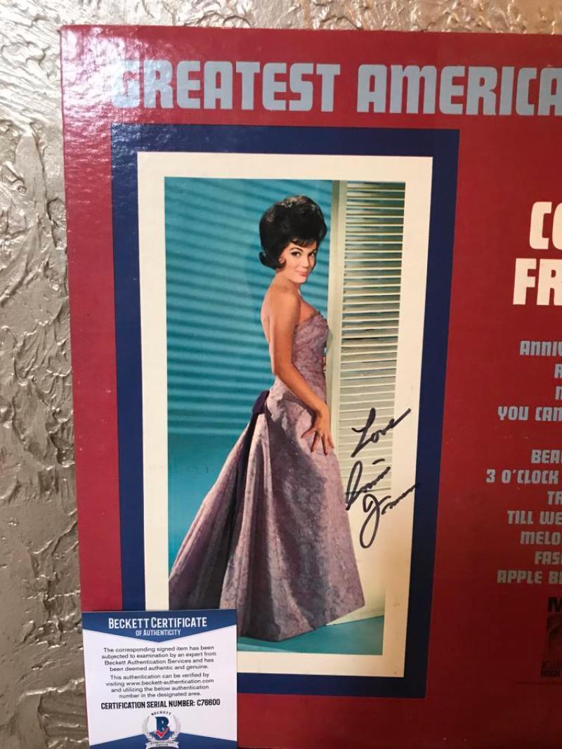 CONNIE FRANCIS GREATEST AMERICAN WALTZES  SIGNED VINYL LP RECORD  BECKETT C76600