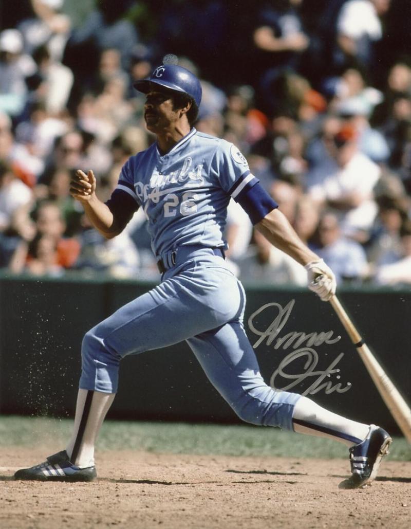 AMOS OTIS KANSAS CITY ROYALS ACTION SIGNED 8X10 PHOTO W/COA