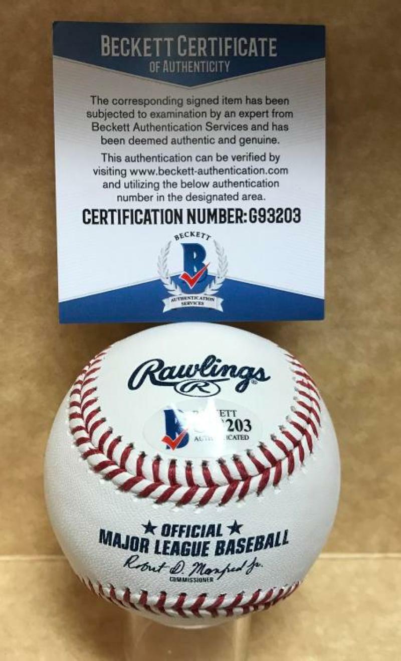VICTOR VICTOR MESA MIAMI MARLINS ROOKIE YEAR SIGNED BASEBALL BECKETT G93203