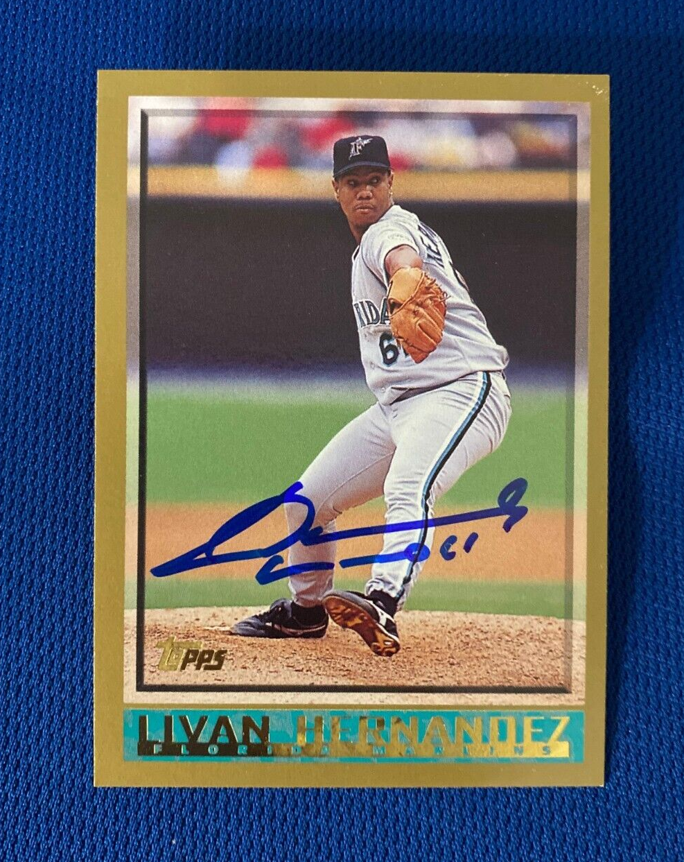 1998 TOPPS LIVAN HERNANDEZ FL MARLINS AUTOGRAPHED SIGNED CARD #433 W/COA