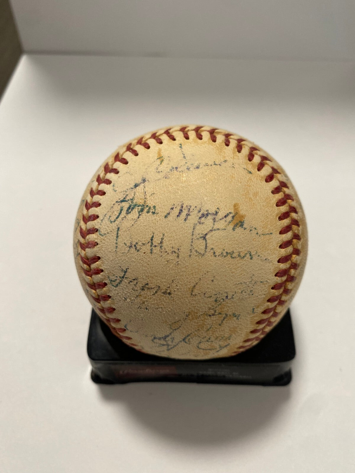 1954 NEW YORK YANKEES TEAM SIGNED AUTOGRAPHED BASEBALL BECKETT LOA MANTLE BERRA