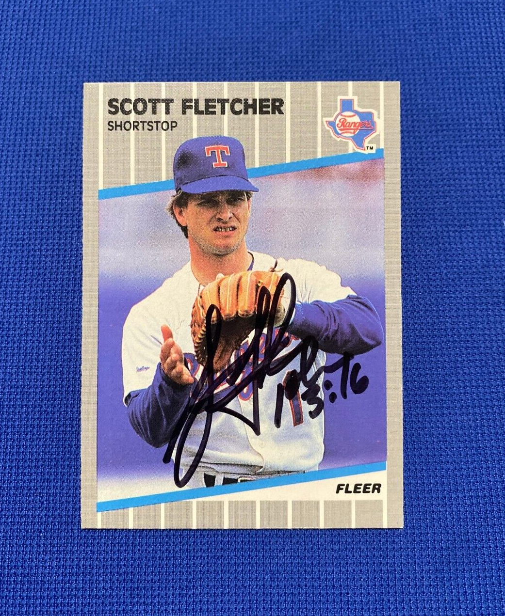 1989 FLEER SCOTT FLETCHER TEXAS RANGERS SIGNED AUTOGRAPHED CARD #518 W/COA