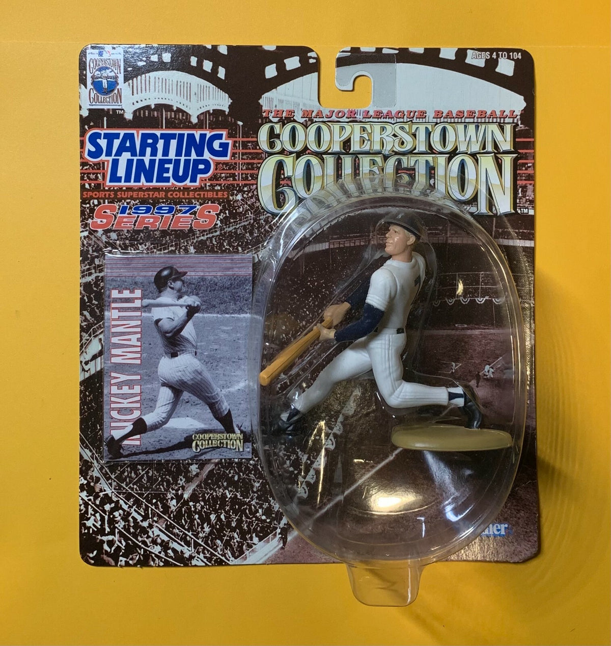 STARTING LINEUP 1997 SERIES COOPERSTOWN COLLECTION MICKEY MANTLE FIGURE  