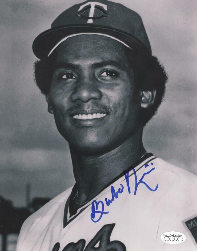 BOMBO RIVERA MINNESOTA TWINS SIGNED AUTOGRAPHED  8X10 PHOTO JSA SOA 