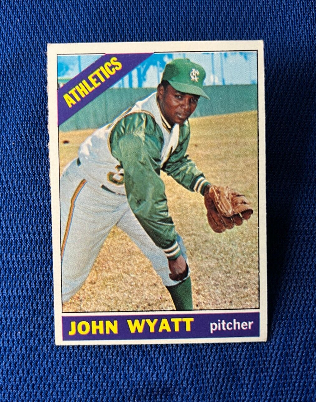 VINTAGE 1966 TOPPS JOHN WYATT KANSAS CITY ATHLETICS CARD #521