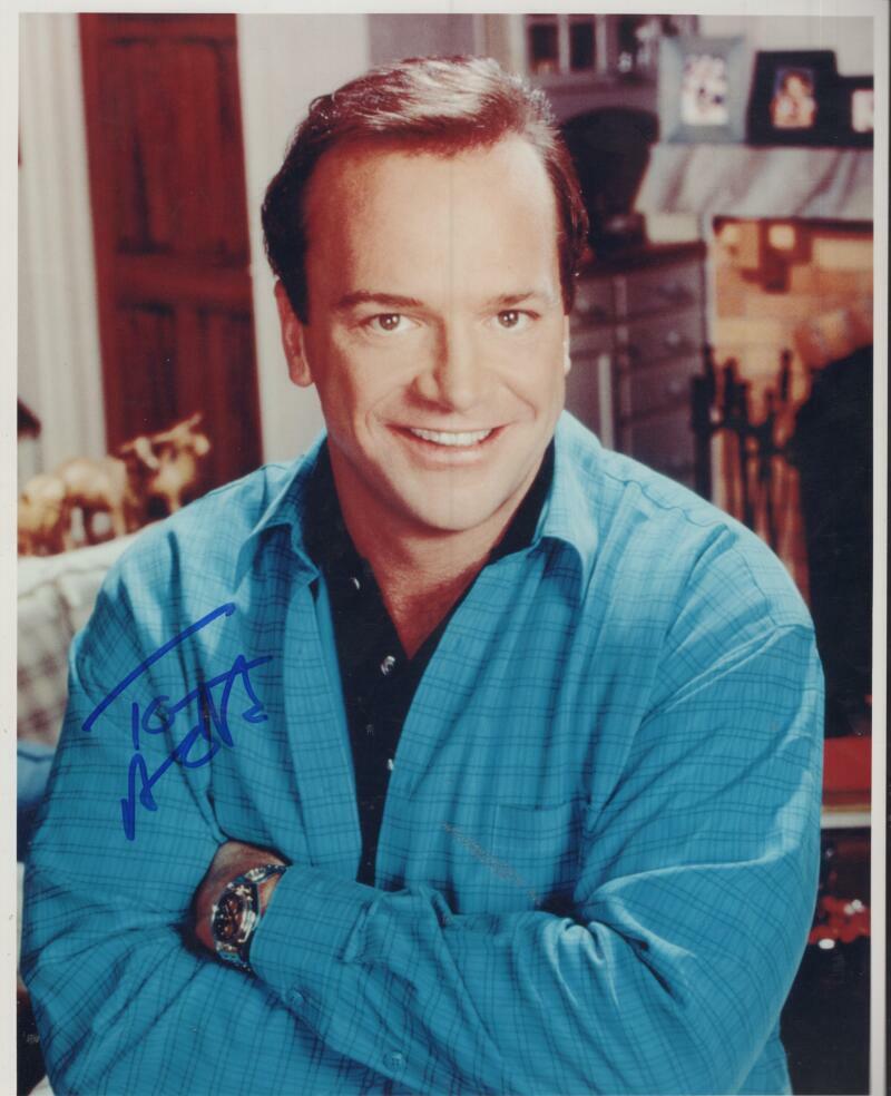 TOM ARNOLD COMEDIAN SIGNED AUTOGRAPHED 8X10 PHOTO W/ COA