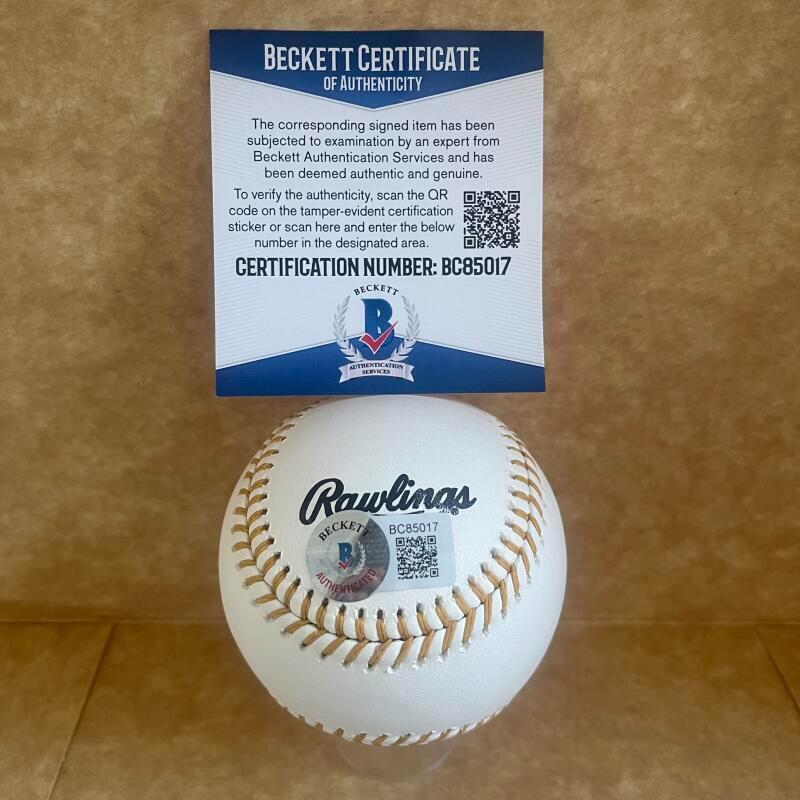 JIM KAAT 6X G.G. 62-77 SIGNED AUTO GOLD GLOVE BASEBALL BECKETT BC85017