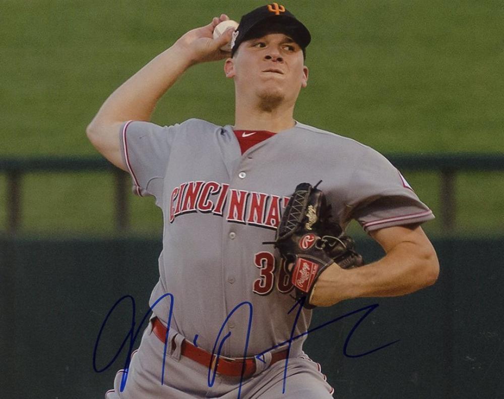 NICK HOWARD CINCINNATI REDS SIGNED AUTOGRAPHED 8X10 PHOTO W/COA