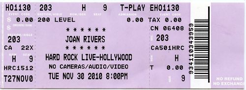 JOAN  RIVERS   COMEDIAN  SIGNED 8X10  PHOTO  IN PERSON