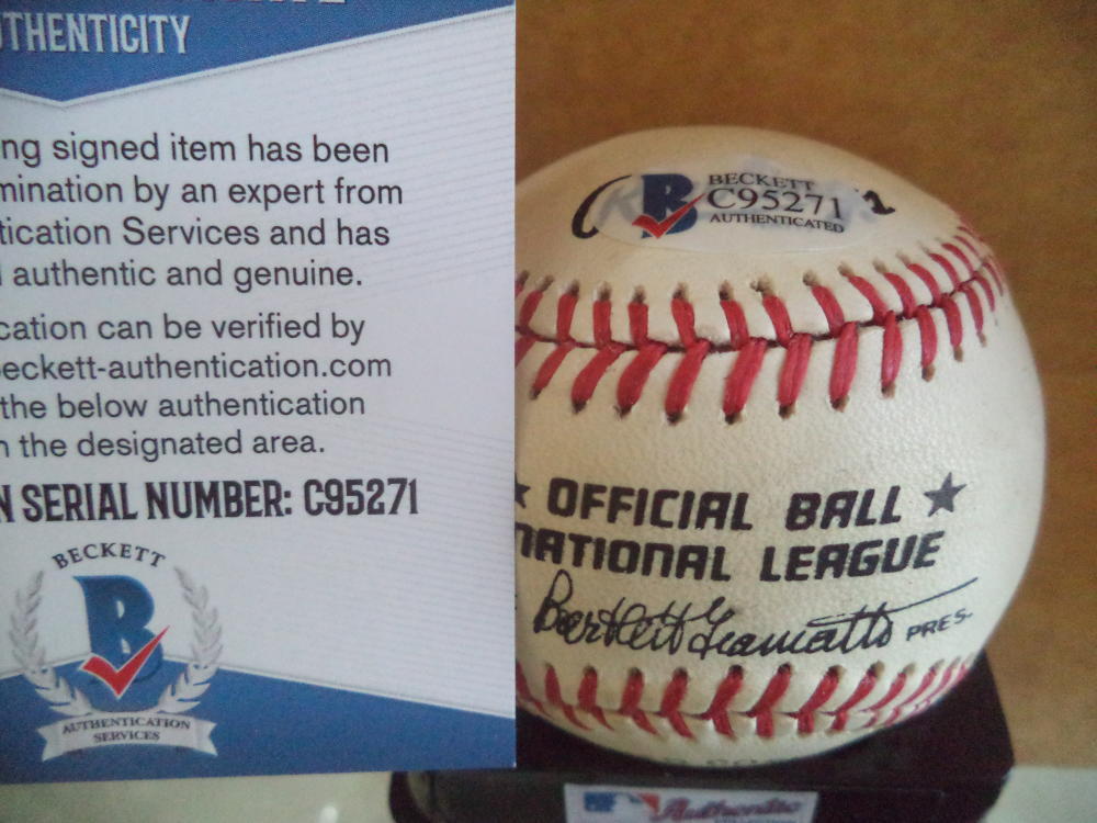 WIILIE MAYS GIANTS VINTAGE SIGNED AUTOGRAPHED N.L. BASEBALL BECKETT C95271