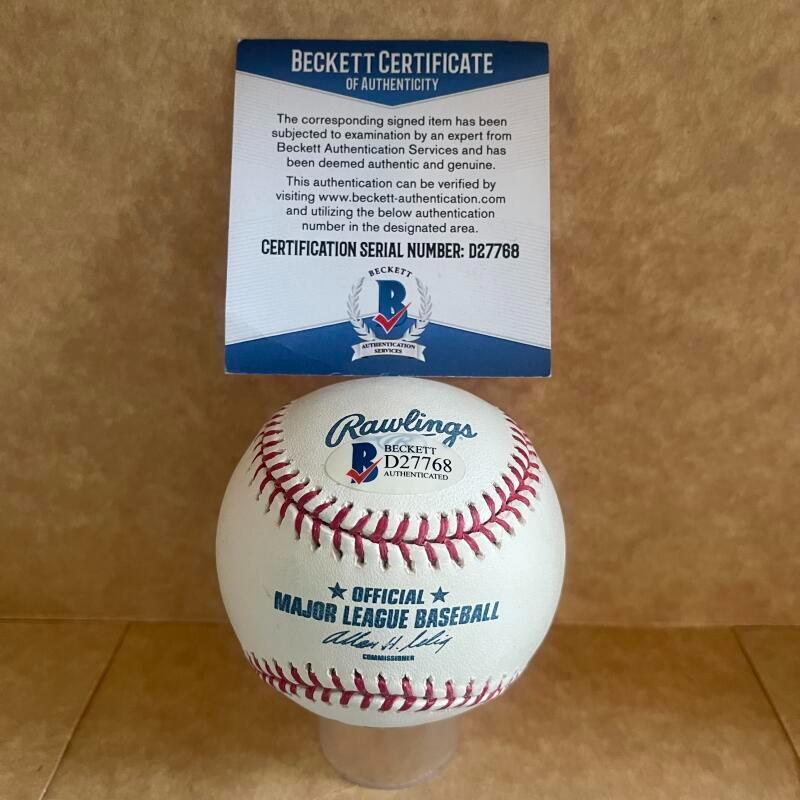 OMAR VIZQUEL INDIANS/MARINERS SIGNED AUTOGRAPHED M.L. BASEBALL BECKETT AUTH
