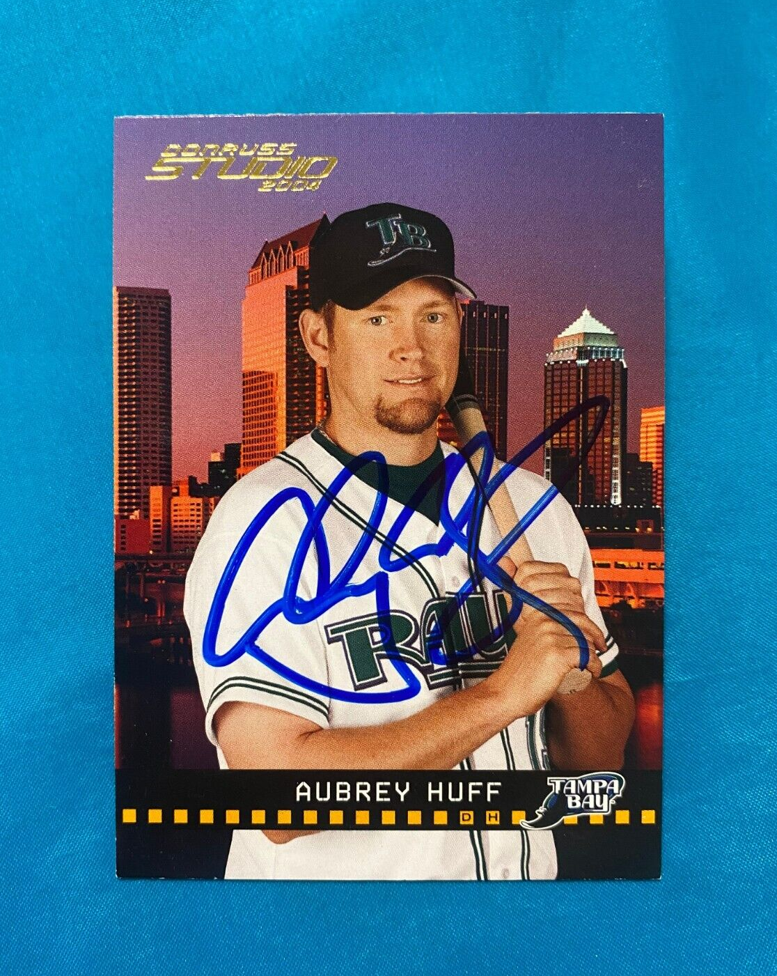 2004 DONRUSS STUDIO AUBREY HUFF TB RAYS SIGNED AUTOGRAPHED CARD #185 W/COA