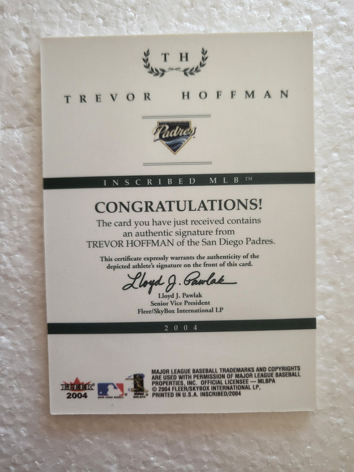 2004 FLEER  TREVOR HOFFMAN SAN DIEGO PADRES SIGNED AUTO AUTOGRAPHED CARD #TH