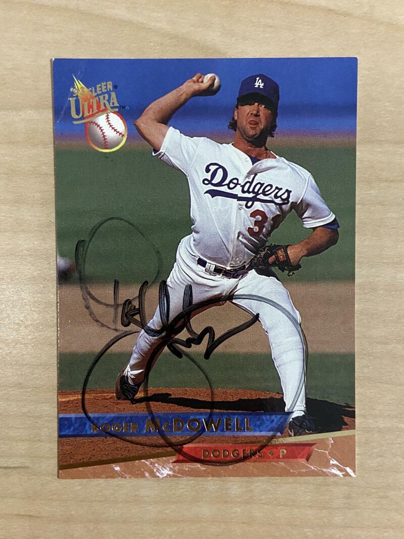 ROGER MCDOWELL LOS ANGELES DODGERS SIGNED 1993 FLEER CARD #58 W/COA