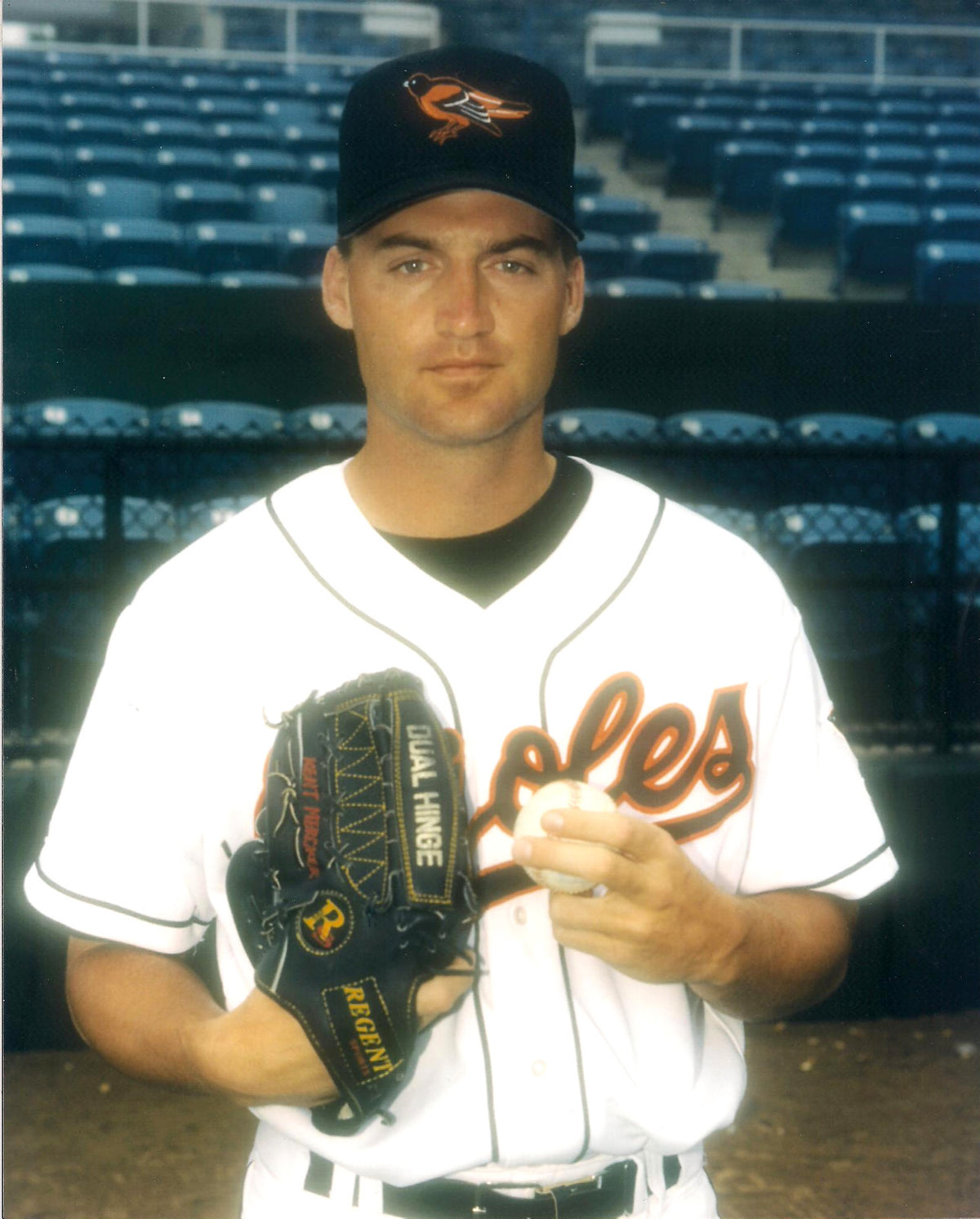 KENT MERCKER BALTIMORE ORIOLES UNSIGNED 8X10 PHOTO