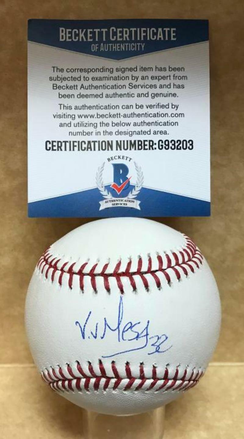 VICTOR VICTOR MESA MIAMI MARLINS ROOKIE YEAR SIGNED BASEBALL BECKETT G93203