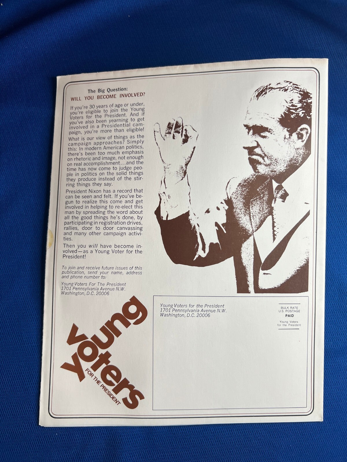 VINTAGE 1972 RICHARD NIXON YOUNG VOTERS FOR THE PRESIDENT MAILER MAGAZINE