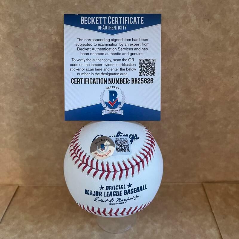LORENZO CAIN MILWAUKEE BREWERS 2019 GG  SIGNED AUTO M.L. BASEBALL BAS BB25626