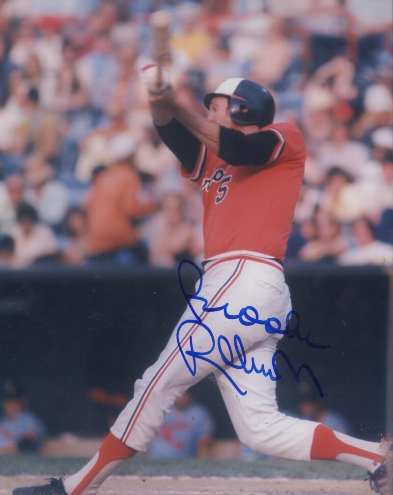 BROOKS ROBINSON ORIOLES SIGNED AUTOGRAPHED 8X10 PHOTO W/ COA