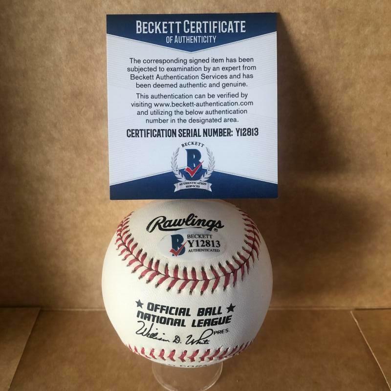ANDRE DAWSON CUBS SIGNED AUTO VINTAGE N.L. BASEBALL BECKETT Y12813