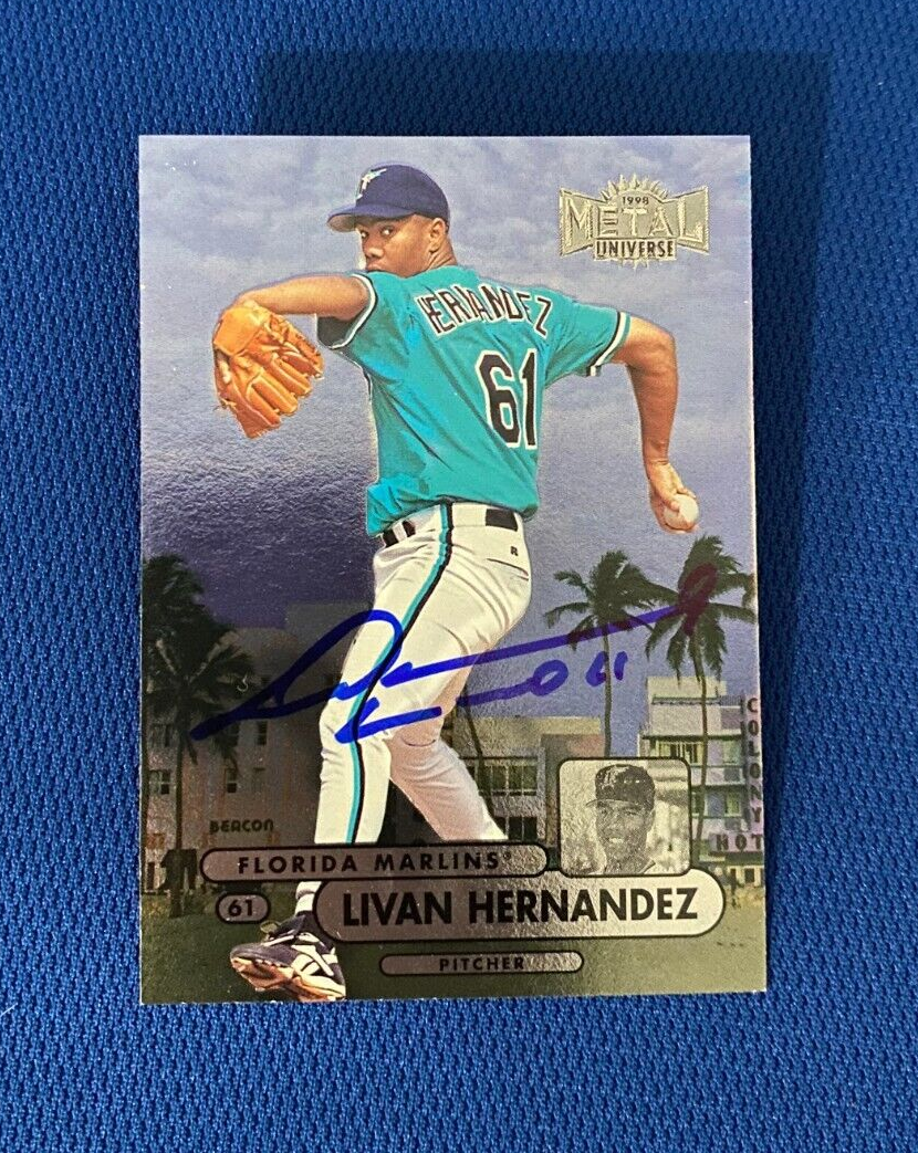 1998 FLEER METAL LIVAN HERNANDEZ FL MARLINS AUTOGRAPH SIGNED CARD #119 W/COA