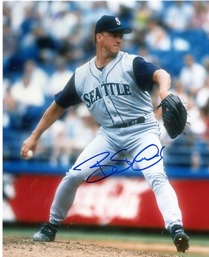 BILL SWIFT    SEATTLE  MARINERS    SIGNED 8X10 PHOTO