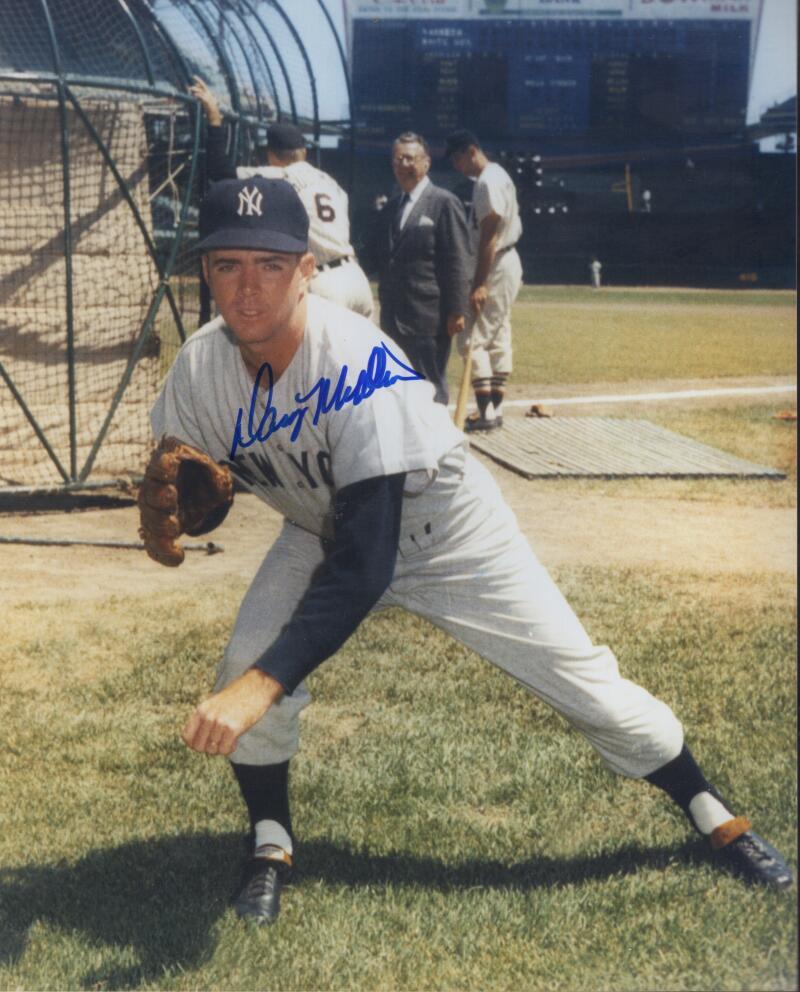 DANNY MCDEVITT  NEW YORK YANKEES  SIGNED AUTOGRAPHED  8X10 PHOTO W/ COA