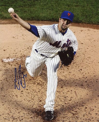 DILLON  GEE     NY  METS   SIGNED 8X10