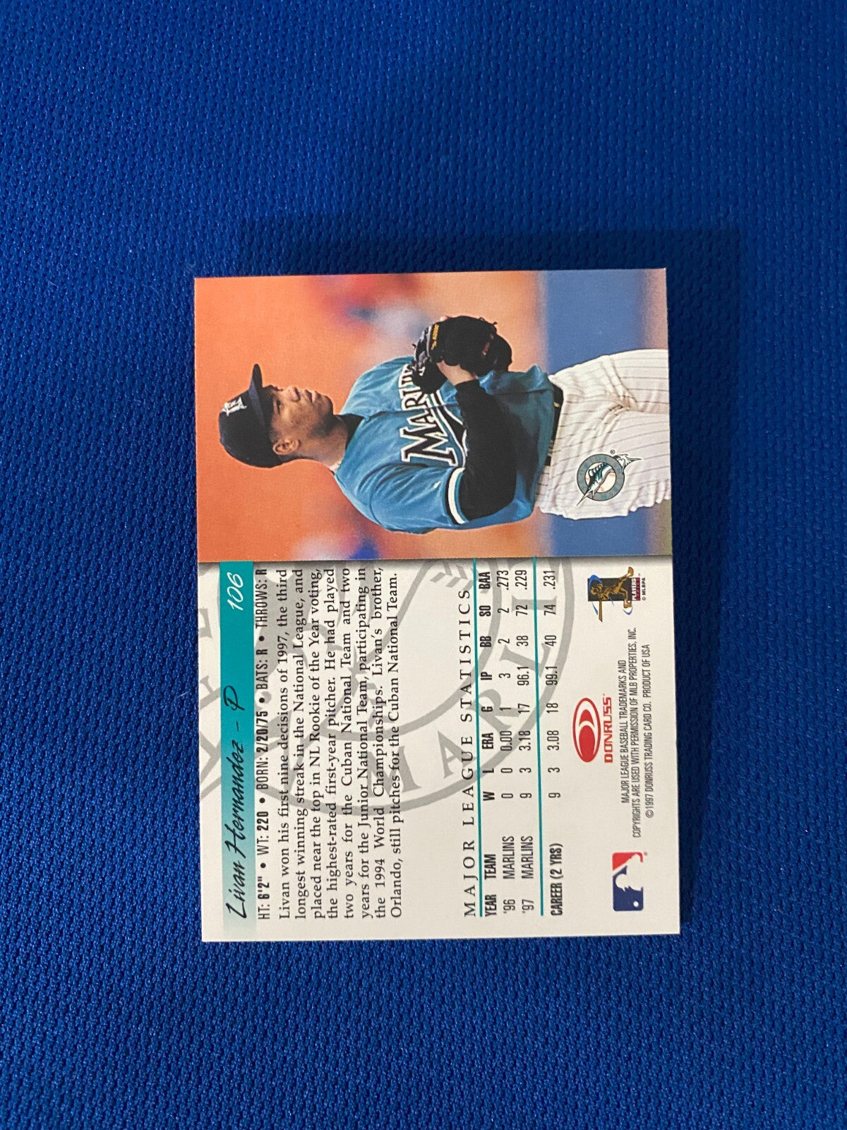 1997 DONRUSS LIVAN HERNANDEZ FL MARLINS RC AUTOGRAPHED SIGNED CARD #106 W/COA *