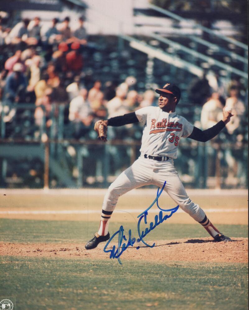 MIKE CUELLAR BALTIMORE ORIOLES  SIGNED AUTOGRAPHED 8X10 PHOTO W/ COA