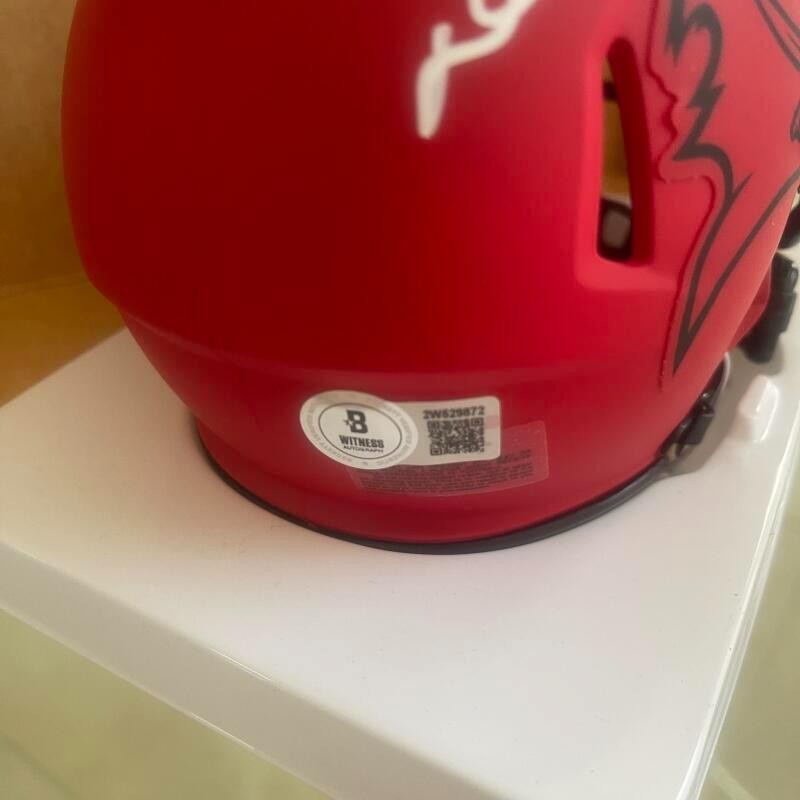NDAMUKONG SUH SIGNED RAVE BUCS MINI HELMET BECKETT AUTHENTIC