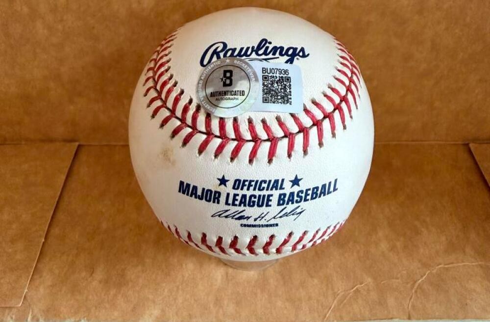 GEORGE KELL HOF 83 TIGERS SIGNED AUTOGRAPHED M.L. BASEBALL BECKETT AUTH