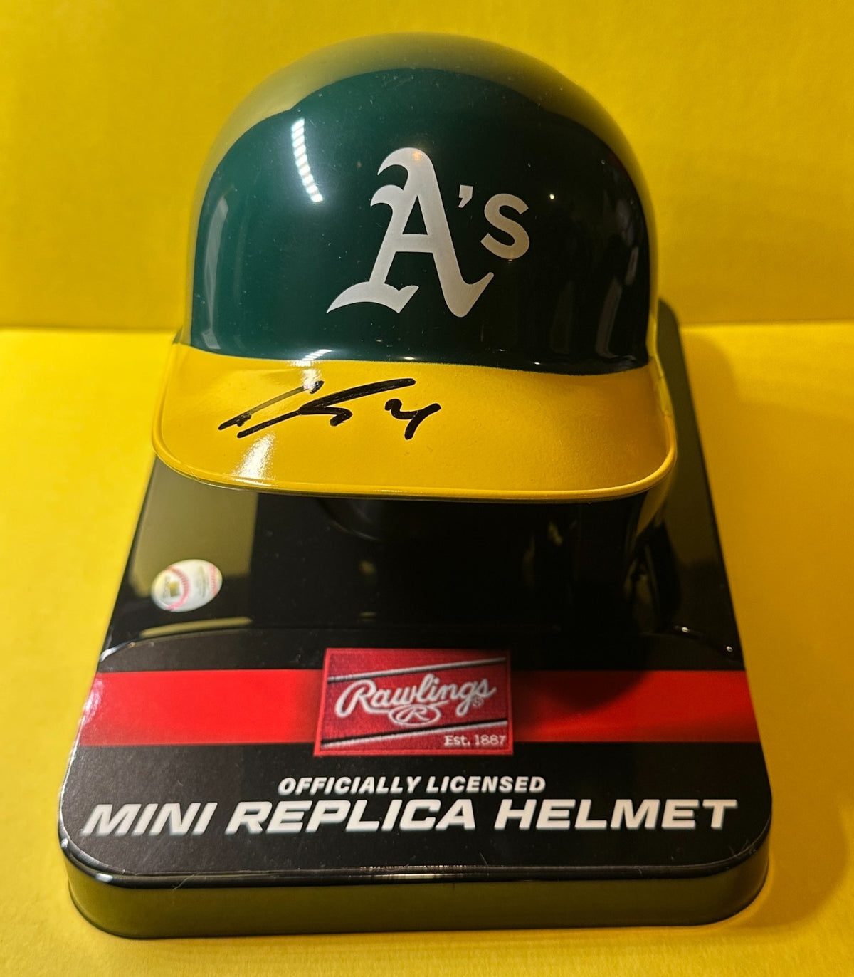 LAWRENCE BUTLER OAKLAND A'S SIGNED AUTOGRAPHED RAWLINGS MINI HELMET BECKETT