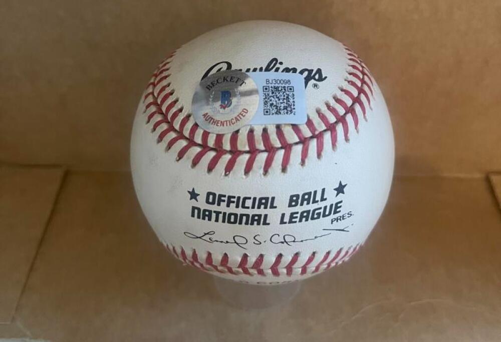 JOHN MONTEFUSCO COUNT 1975 N.L. ROY SIGNED AUTO N.L. BASEBALL JSA AUTH