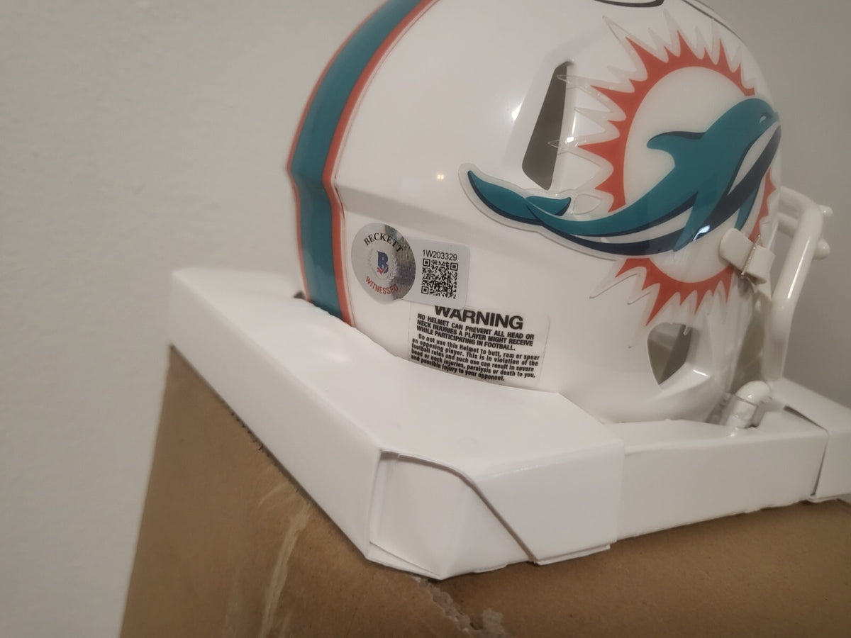TYREEK HILL MIAMI DOLPHINS SIGNED AUTO AUTOGRAPHED SPEED MINI HELMET BECKETT *