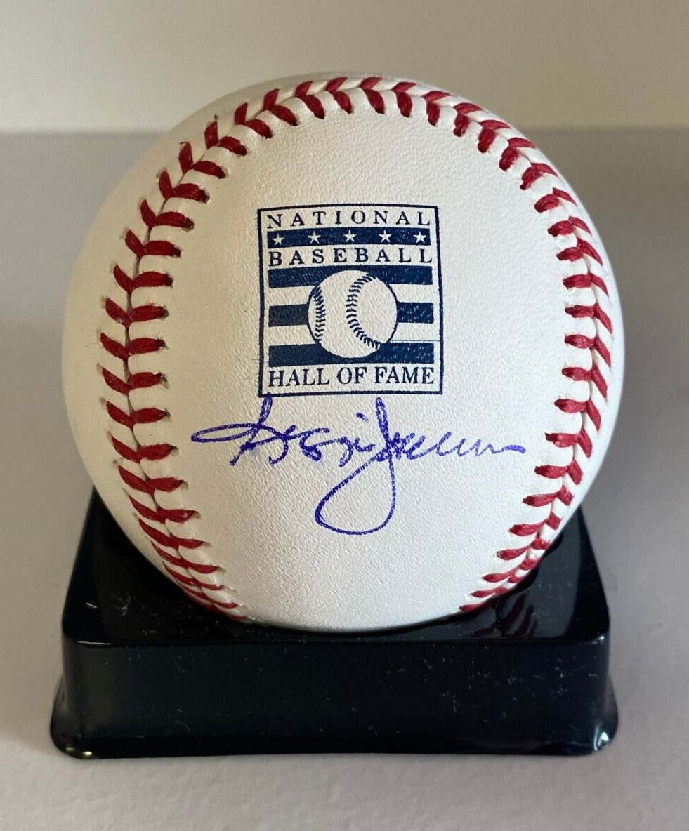 REGGIE JACKSON A'S/YANKEES SIGNED AUTOGRAPHED HALL OF  FAME BASEBALL BECKETT