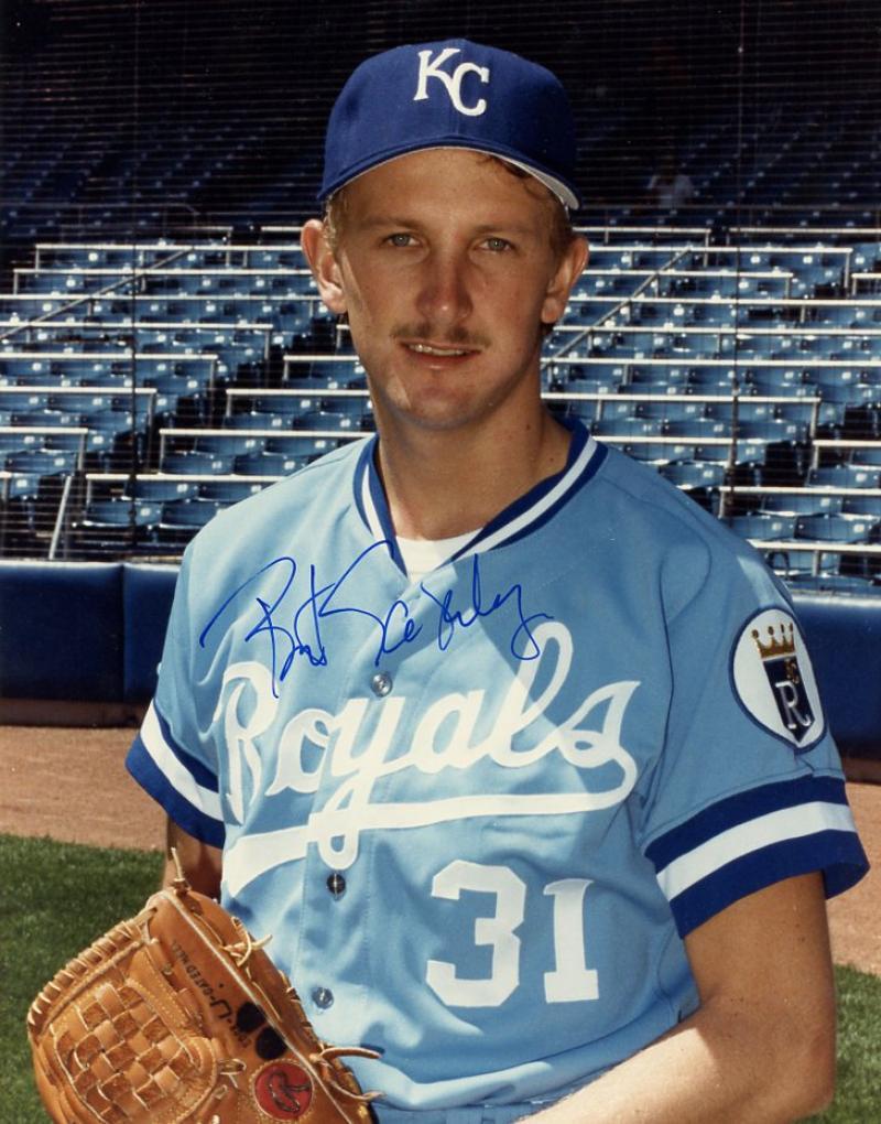 BRET SADERHAGEN #31 KANSAS CITY ROYALS SIGNED AUTOGRAPHED 8x10 PHOTO W/COA