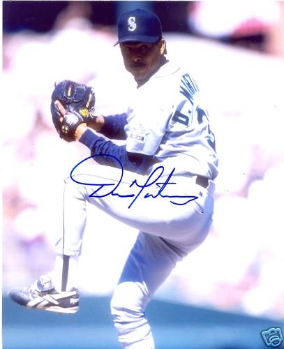 DENNIS MARTINEZ SEATTLE MARINERS SIGNED 8X10 PHOTO COA