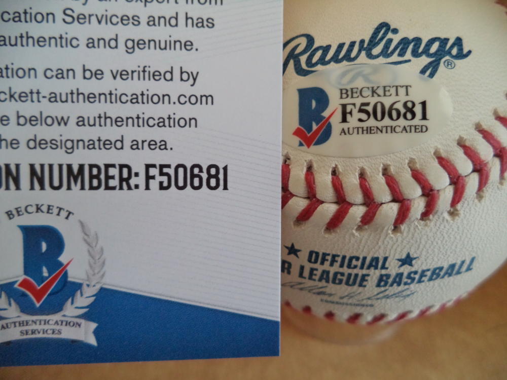RAFAEL SANTO DOMINGO CINCINNATI REDS SIGNED AUTO M.L. BASEBALL BECKETT F50681