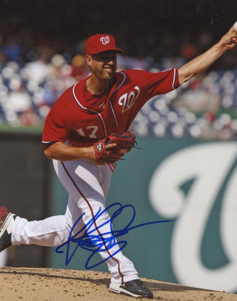 GIO GONZALEZ WASHINGTON NATIONALS  SIGNED 8X10 PHOTO W/COA