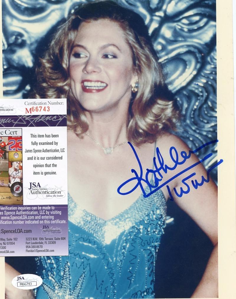 KATHLEEN  TURNER  ACTRESS/CELEBRITY    SIGNED  AUTO   8X10  JSA  M66743