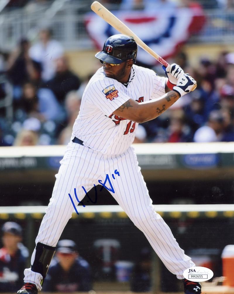 KENNYS  VARGAS  MINNESOTA  TWINS  AT BAT  SIGNED AUTOGRAPHED 8X10 PHOTO  JSA  M4