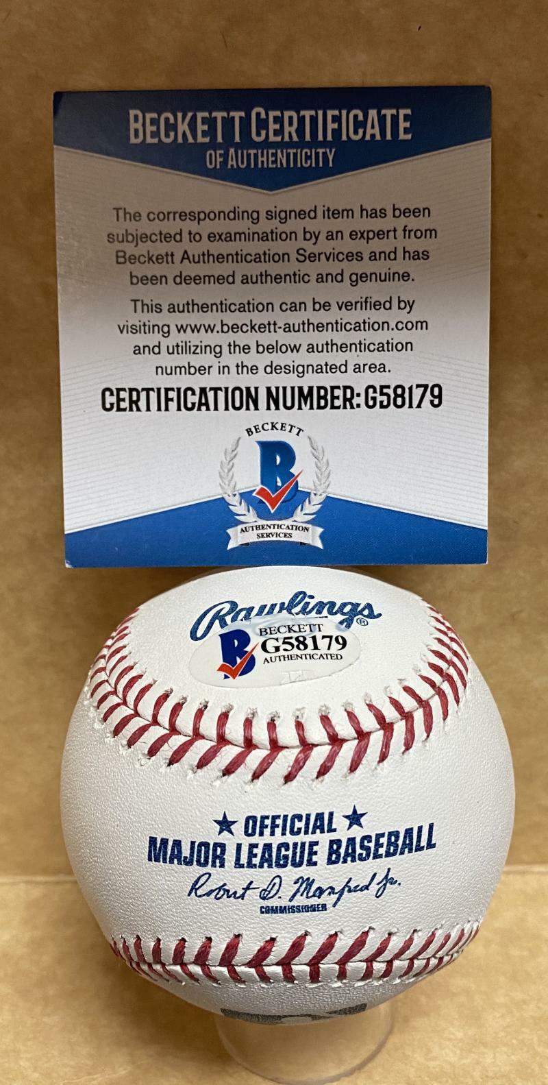 VERN LAW WS CHAMPS PIRATES SIGNED AUTOGRAPHED M.L. BASEBALL BECKETT G58179