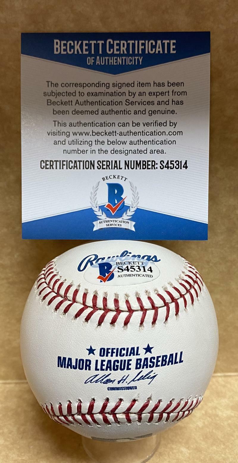 JOE DEMAESTRI NEW YORK YANKEES SIGNED AUTOGRAPHED M.L. BASEBALL BECKETT S45314