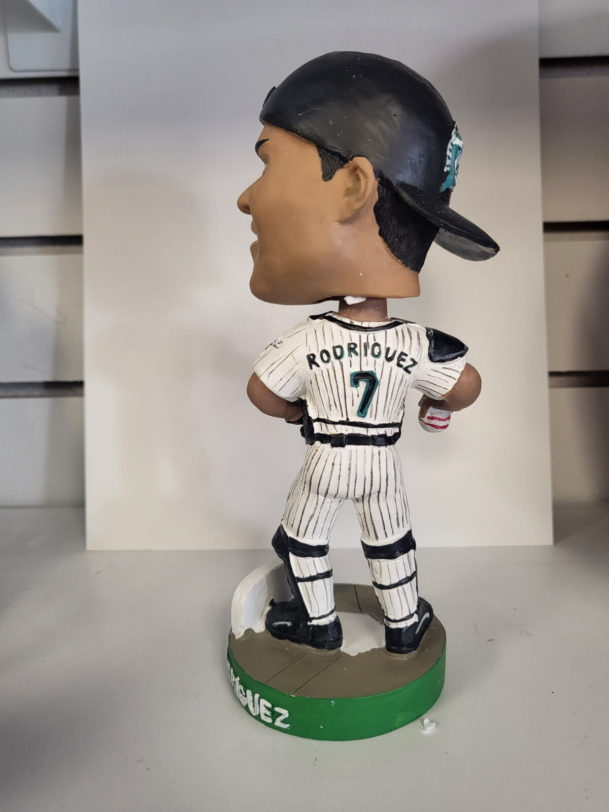 IVAN "PUDGE" RODRIGUEZ FLORIDA MARLINS SIGNED BOBBLEHEAD MATCH UP