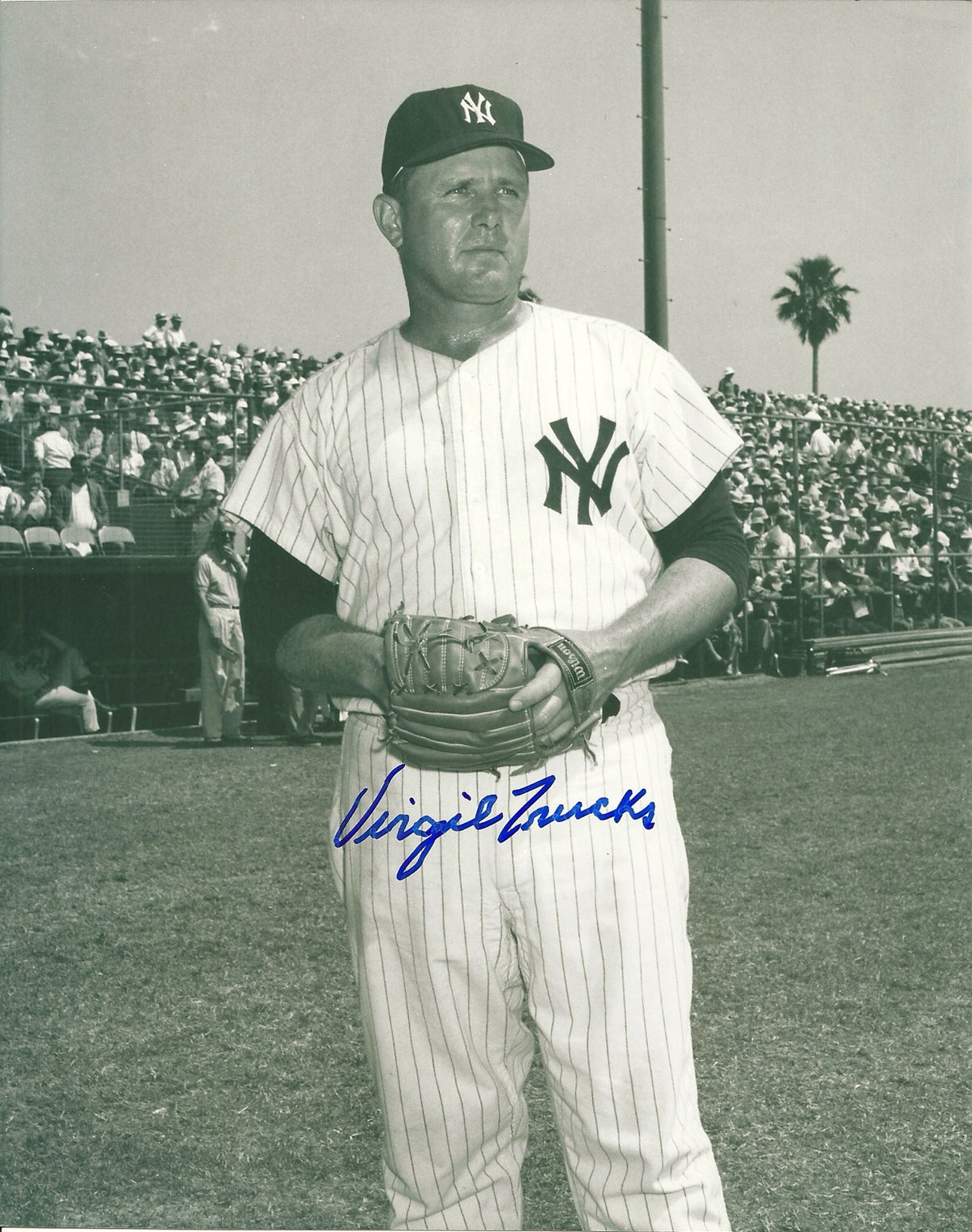 VIRGIL TRUCKS NEW YORK YANKEES SIGNED AUTO 8x10 PHOTO W/COA POSED
